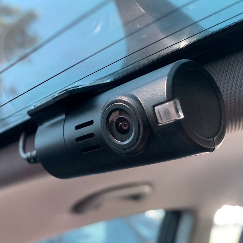 UNAVI UGD621 | 2 Channel Dash Cam | 2K QHD | Built-in Wi-Fi | GPS Compatible | 32 GB SD Card - UNAVI USA, Inc.